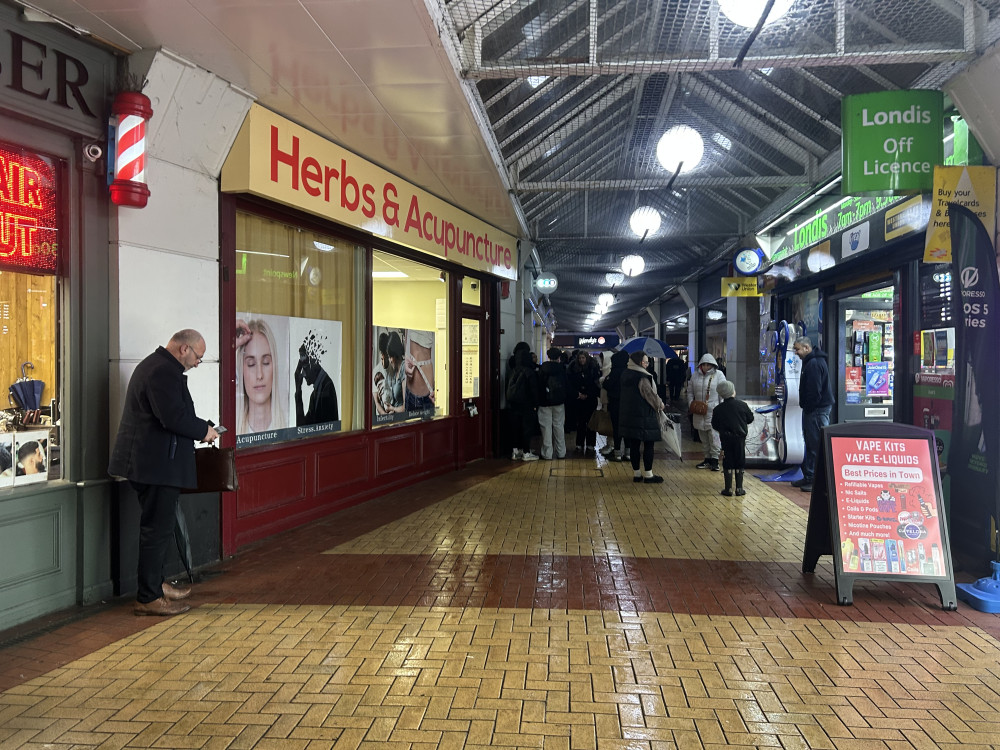 A man collapsed on Adams Walk in Kingston last week (Credit: Tilly O'Brien)