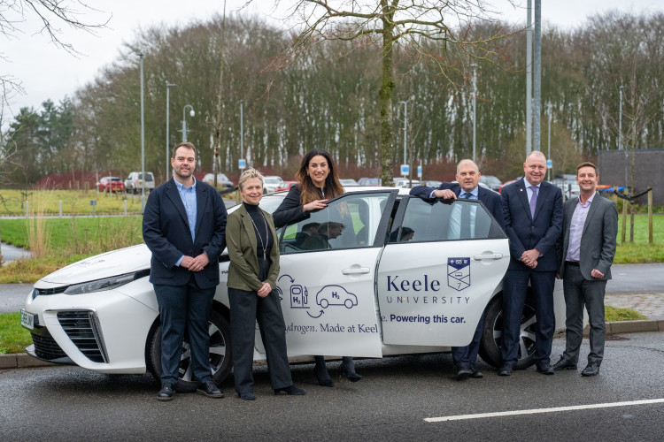 (Left to Right) Dr Charlie Creissen, Professor Anna Meredith OBE, Baroness Luciana Berger, Vice-Chancellor Professor Kevin Shakesheff, Deputy Vice-Chancellor Professor Mark Ormerod OBE, and Chris Garlick at Keele University with one of the hydrogen-powered Toyota Mirais (image via Keele University)