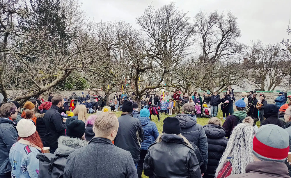 What’s On in Street and Glastonbury: Enjoy concerts, nature walks, repair cafés, Wassail celebrations, talks, and online events this January. 