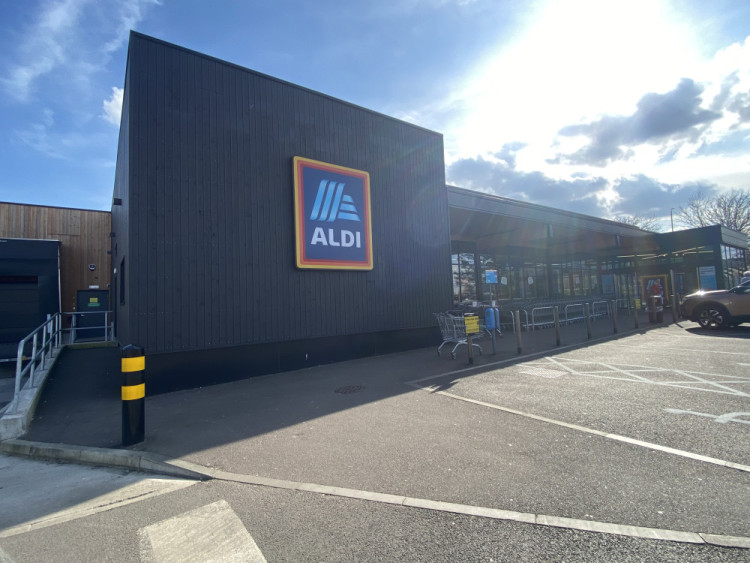 Aldi's plans for its Tachbrook Park Drive carpark have been put on hold (image by Nub News)
