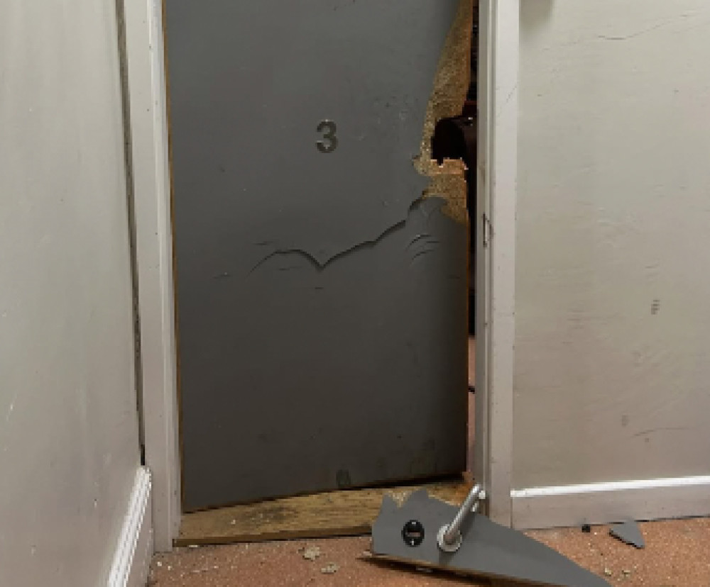 Leamington Police executed a drugs warrant at a Tachbrook Road flat (image via Leamington Police) 