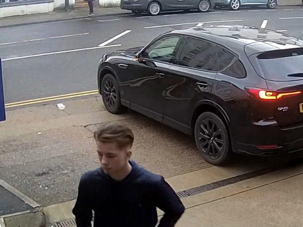 Police are looking for this man (image via Leamington Police) 