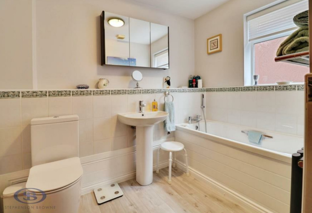 One of the bathrooms (image via Stephenson Browne)