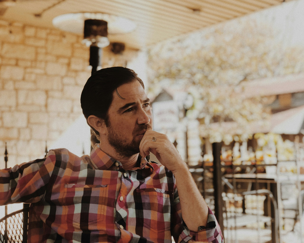 How to maintain support and communication during major life changes (Photo: Pablo Contreras)