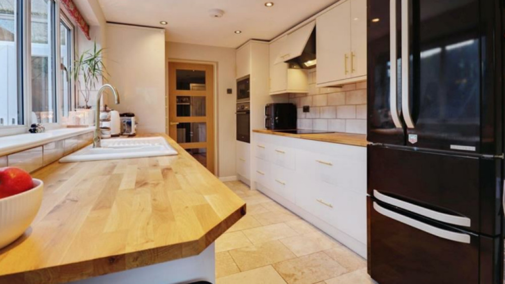 The kitchen (image via Stephenson Browne)