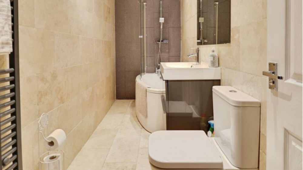 The bathroom (image via Stephenson Browne)