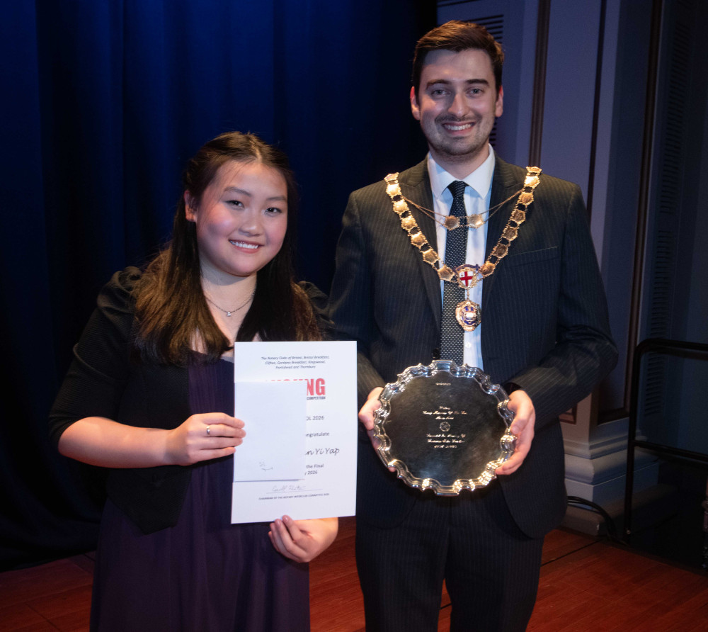 Musician Hannah Yap receiving The Young Musician award (Supplied)