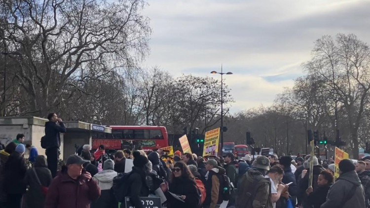 Protesters gather at Marble Arch to march through Oxford Street opposing government digital ID proposals (credit: Dan Dury).