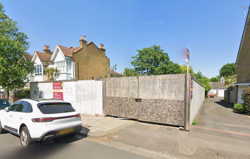 The parcel of land is off Kingston Road (image by Google Maps)