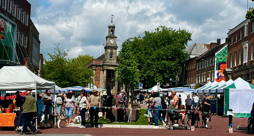 Castle Artisan Market and Fun Dog Show 