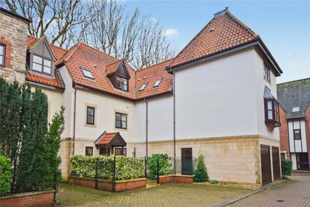 In 2025, Wells home prices averaged £386,918, higher than much of Somerset.