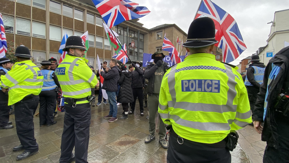 Police formed a line between protestors and counter-protestors on Saturday (image by Nub News)