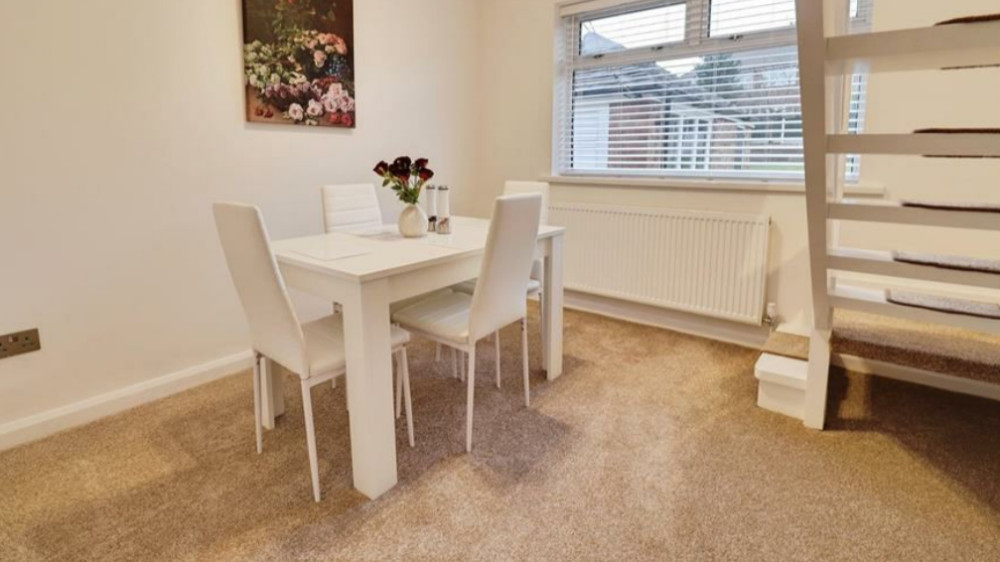 The dining room (image via Stephenson Browne)