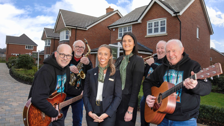 Castle Green Homes' Ellis Glen and Rhianna Agnello with Michael Sherry, Nigel Hersee,Mark Bailey and Tony Raynor (Credit: Nub News) 