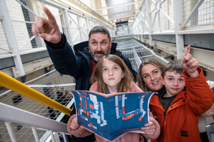 Prison visits, fossil hunts, storytelling, tech trails, Repair Café, and more through February 22. Unmissable!