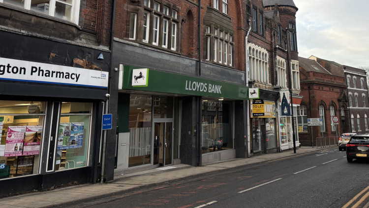 Lloyds Bank is set to close its branch on the Strand in Longton (image via Nub News)