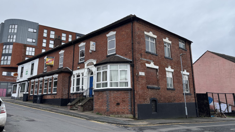 The building is located on Hill Street, Stoke (image via Nub News)