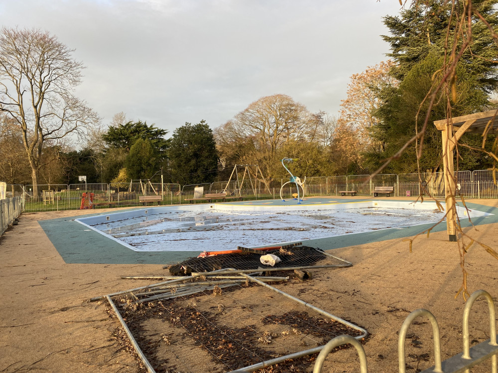 The reopening of the Victoria Park paddling pool has been delayed (image by Nub News)
