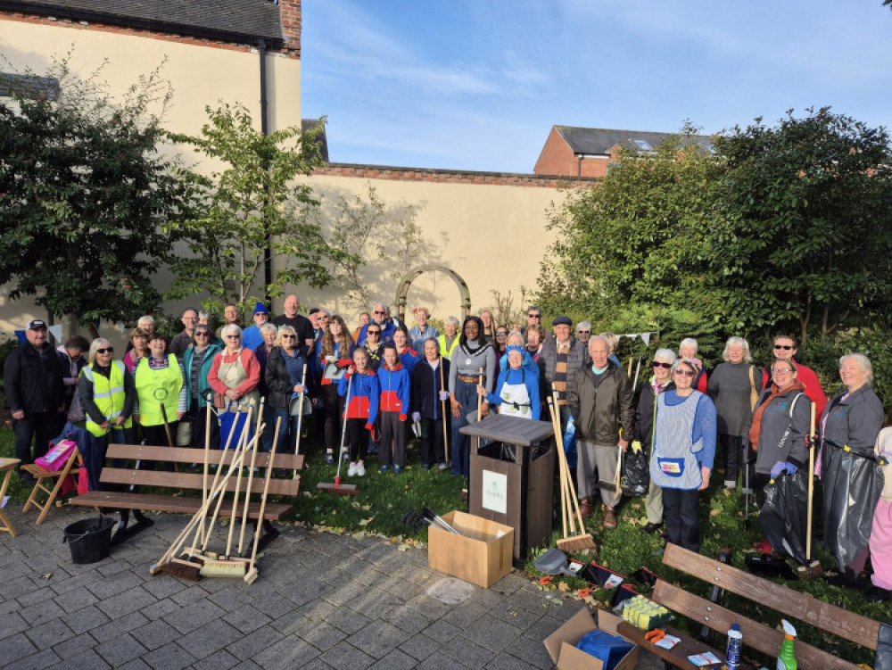 Join the team at the second Ashby Big Clean (Photo: Make Ashby More Fabulous)