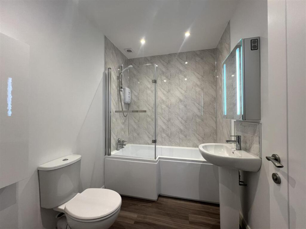 Main family bathroom (Credit: Stephenson Browne)