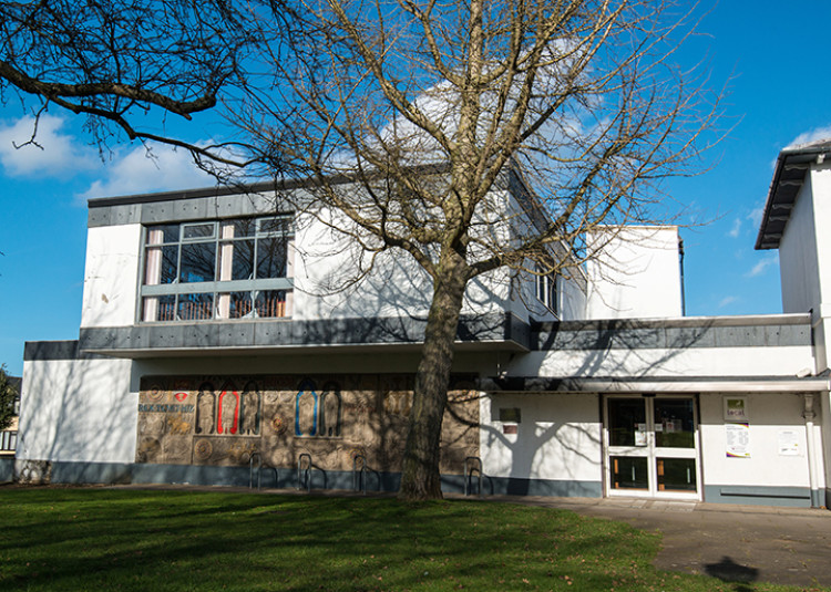 Hitchin Library 