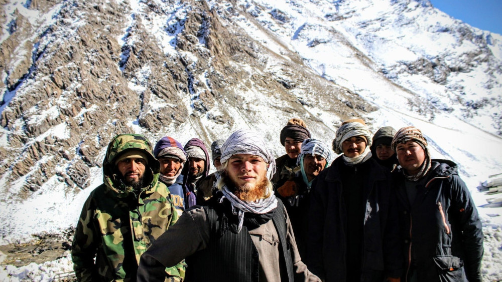 Jamie Hargreaves from Poynton has succeeded at the incredible challenge of cycling from the UK to Australia - following in his dad's footsteps (Image via SWNS)