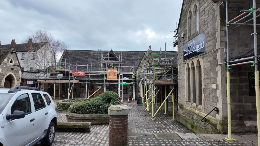 The roof should be repaired in time for the warmer weather (image via Livia Gregor)