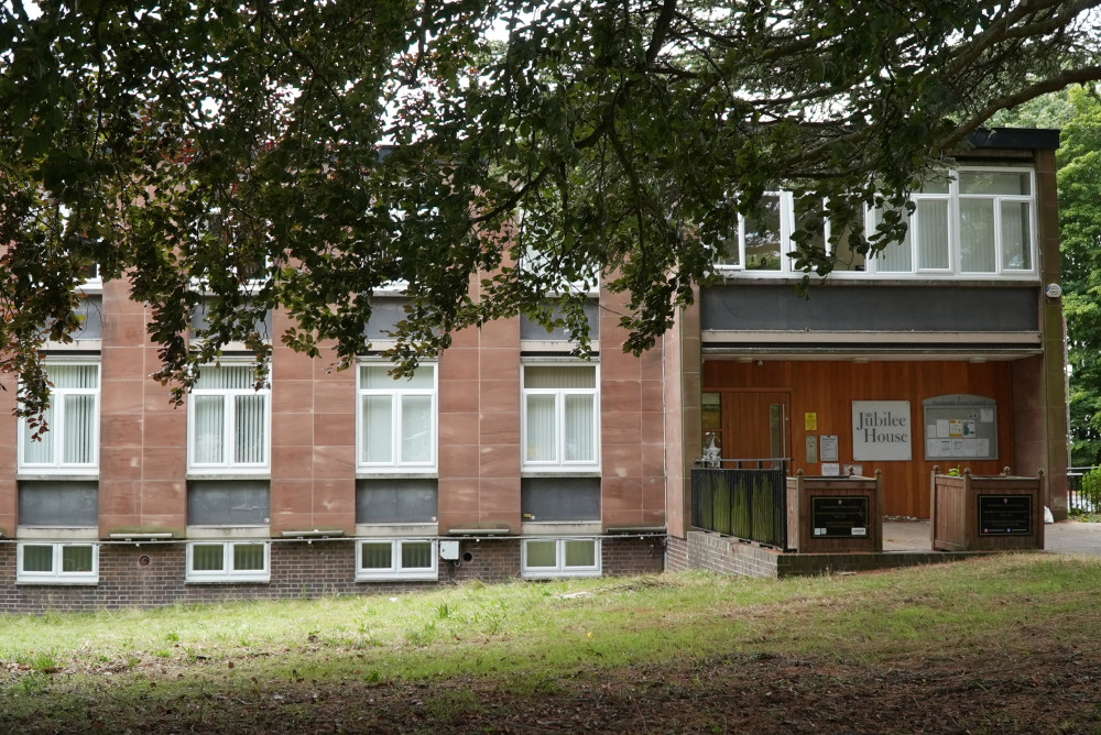 Town councillors have backed plans for a new youth council (image via WDC)