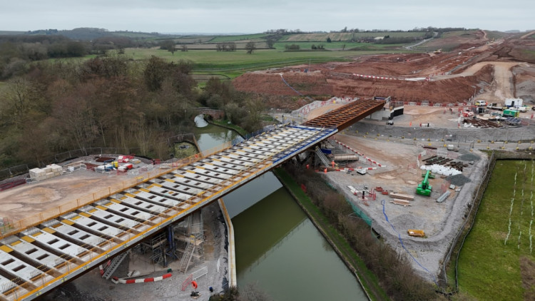 The new bridge has been installed in Ufton (image via HS2)