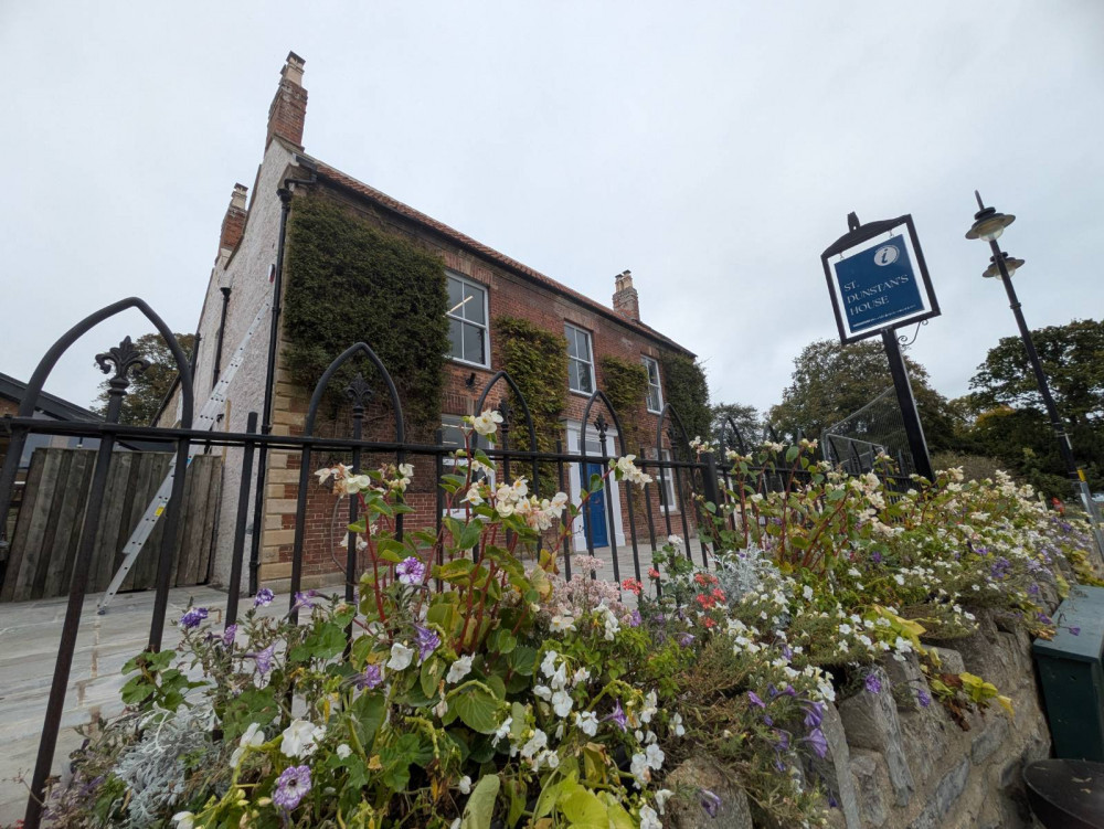 St Dunstan's House in Glastonbury (LL/DILY) 