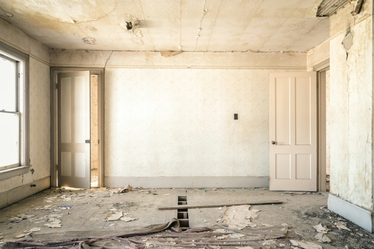 During National Empty Homes Week 2026, Somerset Council urges residents to report homes vacant for over six months to reduce community issues. (Unsplash) 