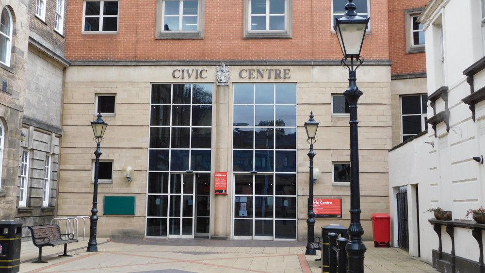 Peter Tomlin and Lee Calvert, who currently hold the roles, are leaving the council to join other local authorities (image via LDRS)