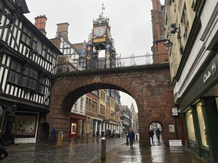 The Met Office is warning of strong winds of up to 55 miles per hour and heavy rain (Nub News)