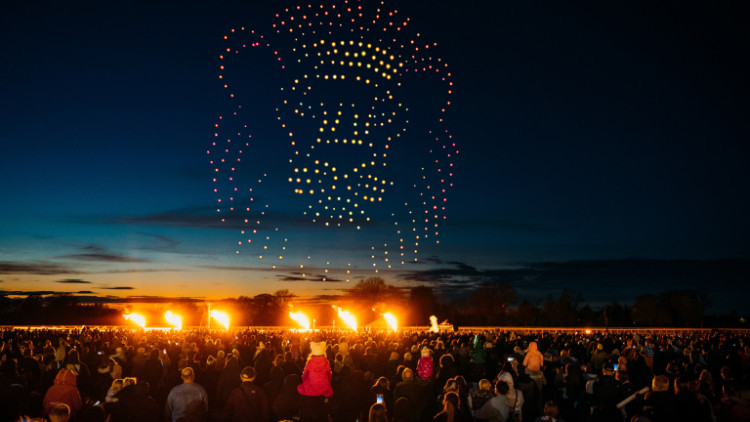 Stay entertained in Glastonbury & Street: talks, networking, bumblebee insights, drone shows, and pantomimes from March 12-16. 