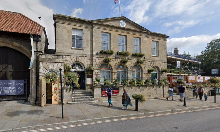 Somerset Council confirms funding for pilot service linking Glastonbury with Castle Cary station, though start date remains unclear. (Photo: Daniel Mumby) 