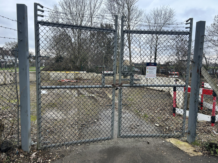 The former Motspur Park gasholders site. (Credit: Charlotte Lillywhite/LDRS)