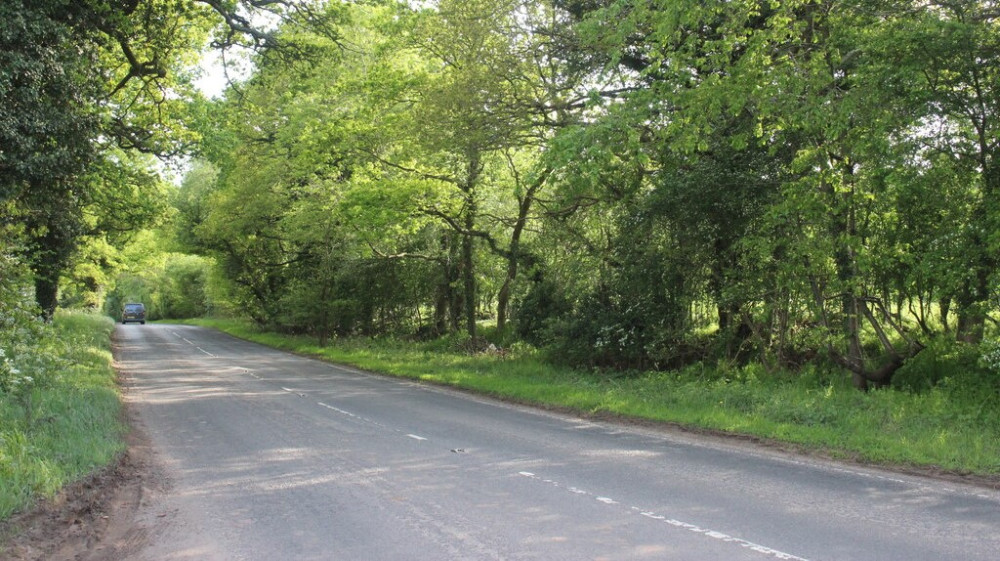 Stoneleigh Road will get a footpath (image by Nigel Mykura)