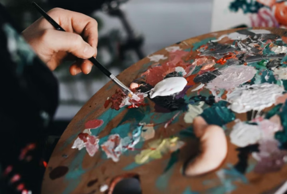 Elan Homes is inviting budding artists to enter its Why I Love Living in Poynton competition with a chance for selected works to be displayed in an exhibition (Image - Tabitha Turner / Unsplash 