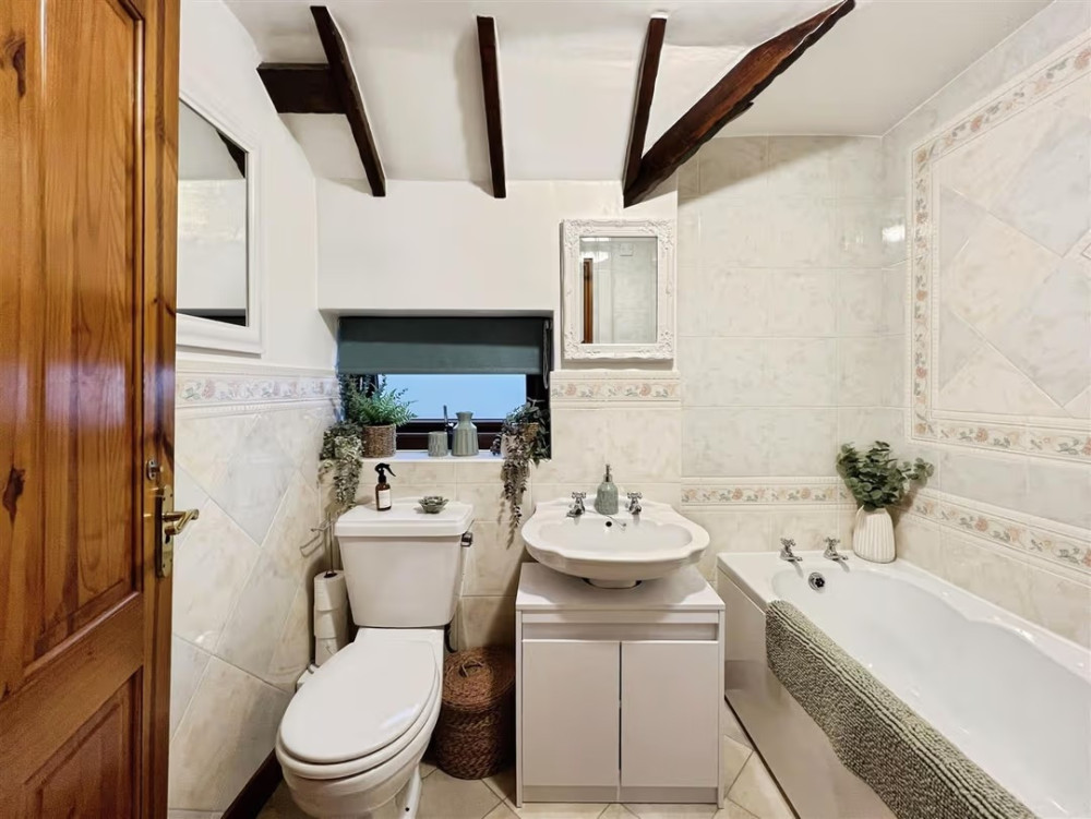 Bathroom (Credit: Stephenson Browne)