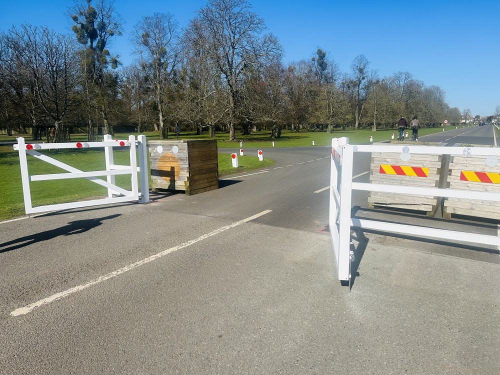 Steel gates have replaced the wood box planters at either end of the vehicle restricted length of Chestnut Avenue at Bushy Park (Credit: Tilly O'Brien)