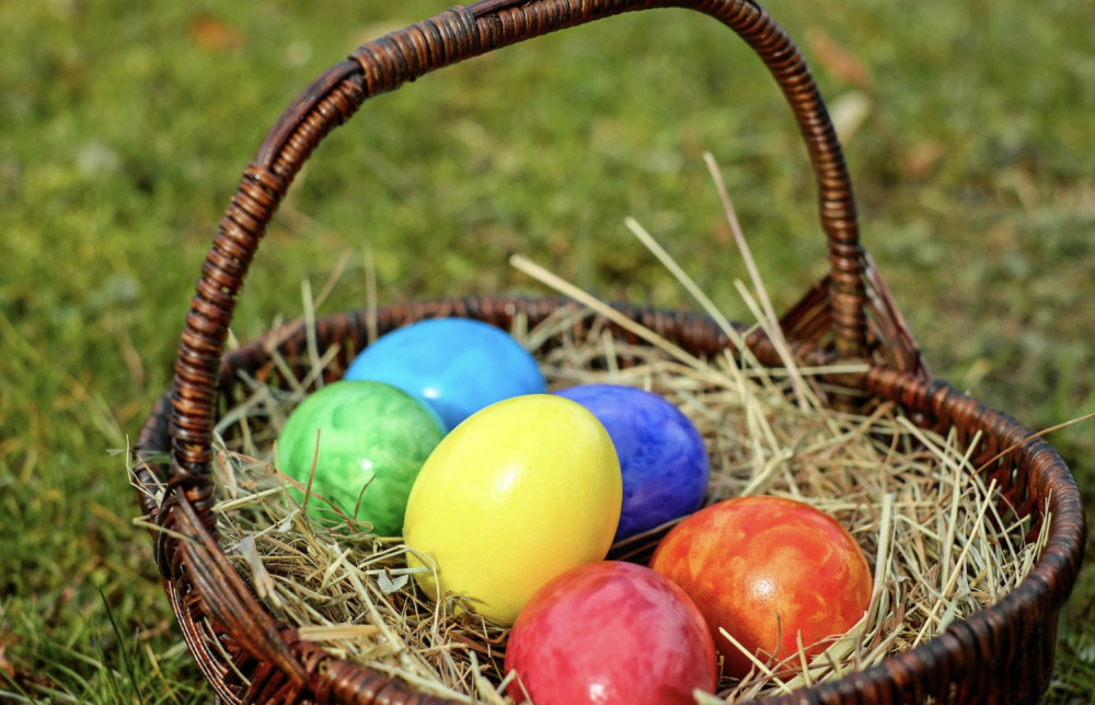 Leamington will host the Great Easter Egg Hunt from Saturday, 28 March to Sunday, 12 April, with prizes and participation from 75 local businesses (image via Pixabay)