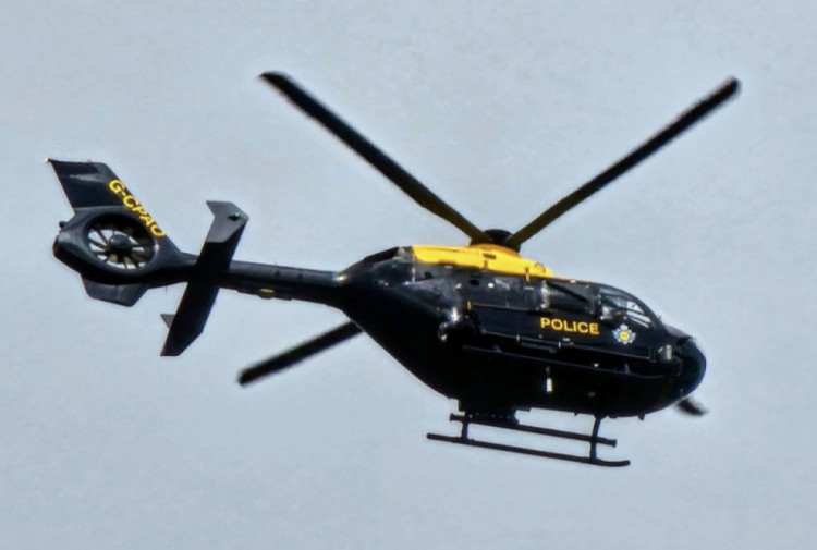 A man was arrested in Leamington after a police operation using dog units, firearms officers, and a helicopter, following sightings by local officers (image via Nub News) 