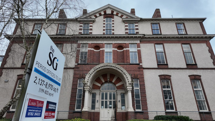 Do you recognise this building? (image via Livia Gregor)