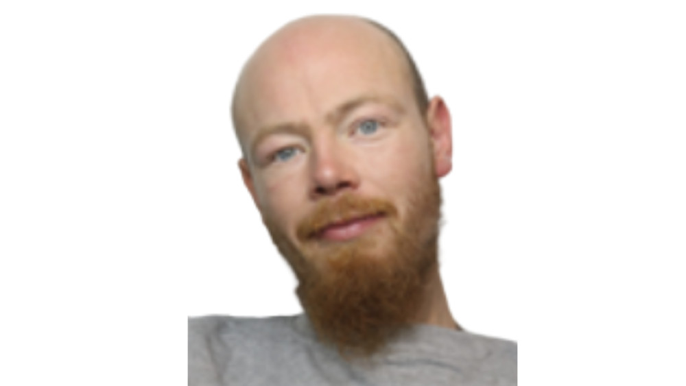 Police are searching for Craig (image via Warwickshire Police)