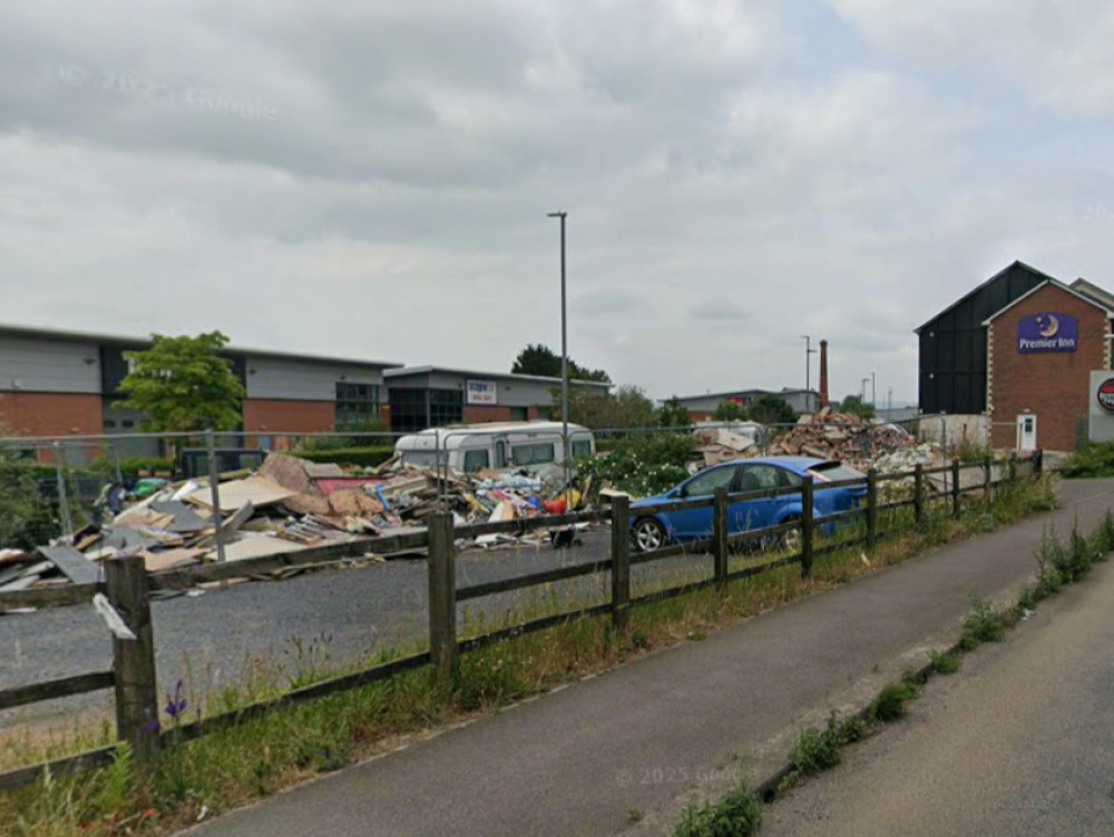 Somerset Council advises against residents clearing rubbish at Premier Inn, Glastonbury, citing safety and legal risks, urging reporting changes instead.