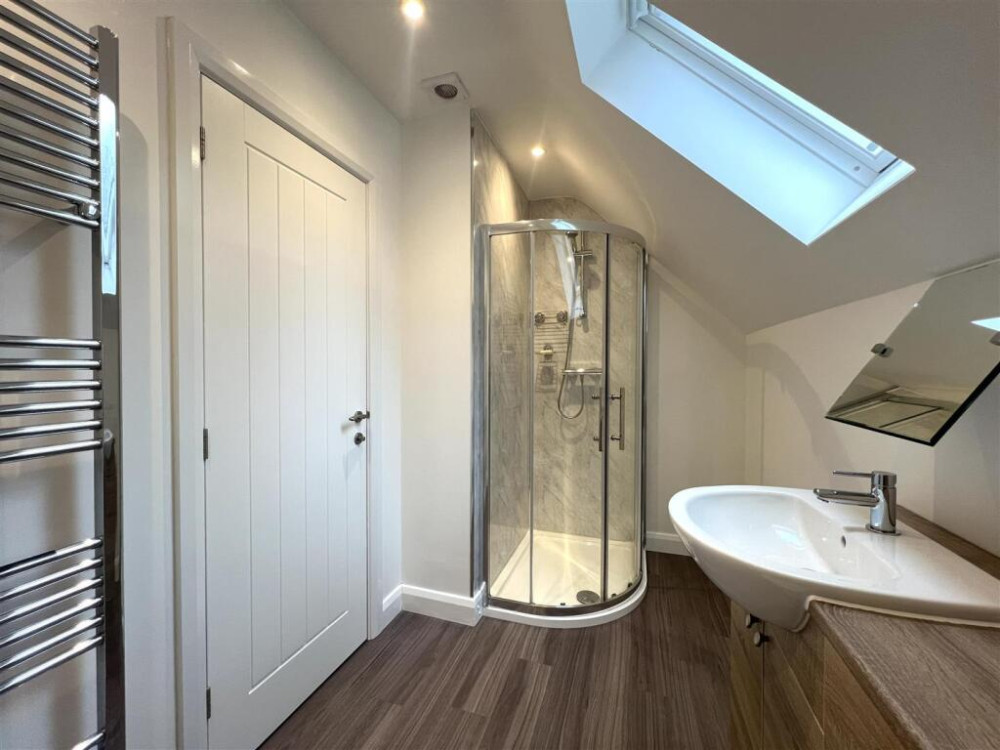 Master bedroom en suite (Credit: Stephenson Browne)