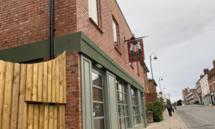 Lightaus Arts invites submissions for new 'Fault Lines' exhibition at The Stoneleigh Arms Arts Space is now open  (images via Nub News)