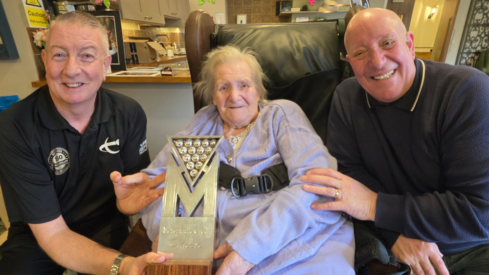Snooker coach Chris Lovell with resident Glenys Carter and her son, Ian (Credit: Supplied)