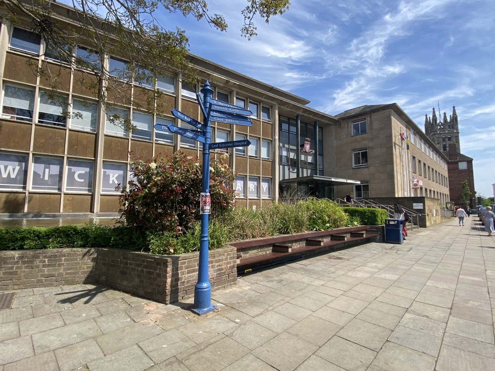 Warwickshire County Council leaders will meet to address the cost of living crisis, with a focus on cross-party efforts to enhance local support services (image via Nub News)