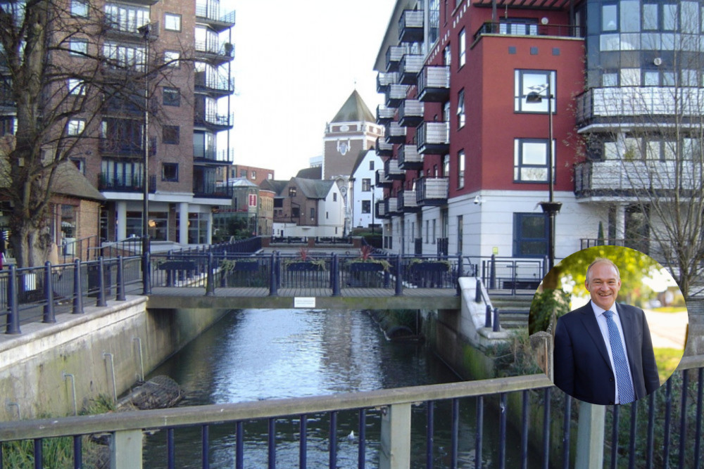 'ou wouldn't go into a pub and ask for 'three and a half seconds of Guinness', so why are we measuring sewage spills in this way?' says Ed Davey, MP for Kingston and Surbiton (Credit:  Nub News/Liberal Democrats)